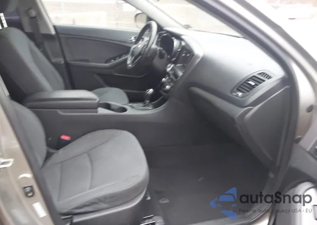 KNAGM4AD0D5056702: 43838079