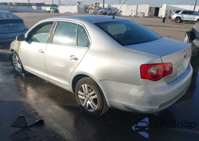 3VWEG71K17M064045: 43838112