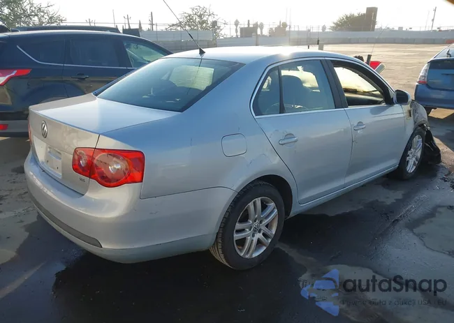 3VWEG71K17M064045: 43838112