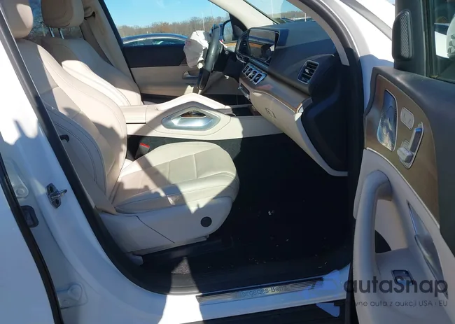 4JGFB4JB6NA801329: 43838132