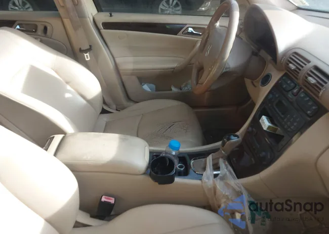 WDBRF64J52F276233: 43838142