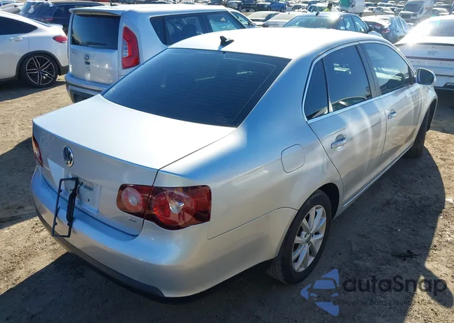 3VWRZ7AJ4AM013567: 43839251