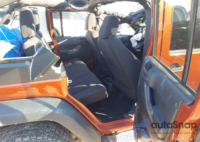 1C4BJWDG8EL270048: 43839289