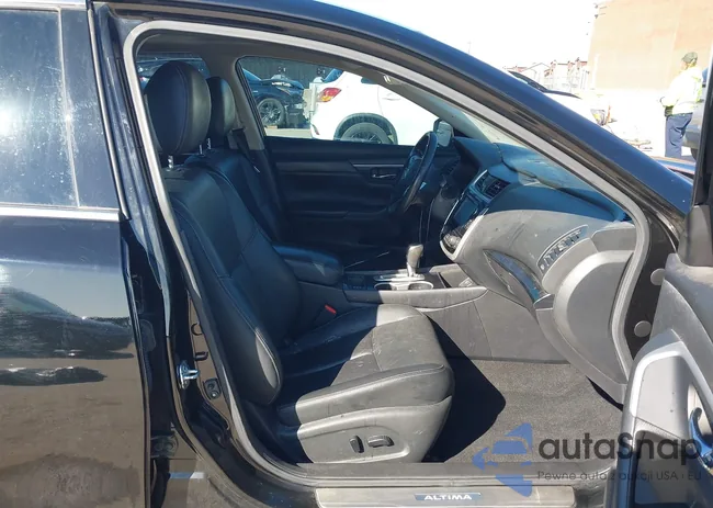 1N4AL3AP5JC152841: 43839300