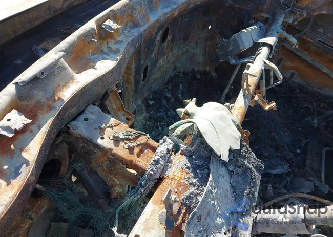 3KPF34AD2ME391420: 43840280