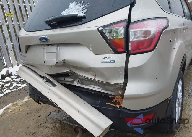 1FMCU9HD7JUA68671: 43839565