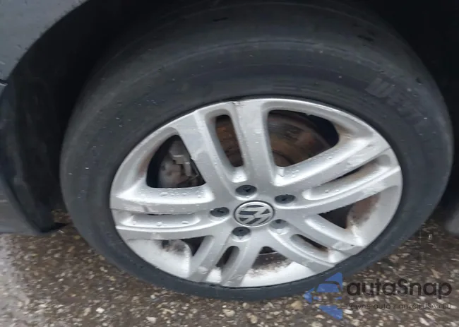 3VW2B7AJ3HM377513: 43841245