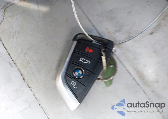 5UX53DP05P9R90657: 43840750