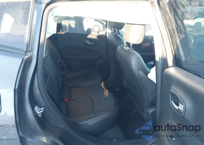 3C4NJDCB1KT734286: 43841908