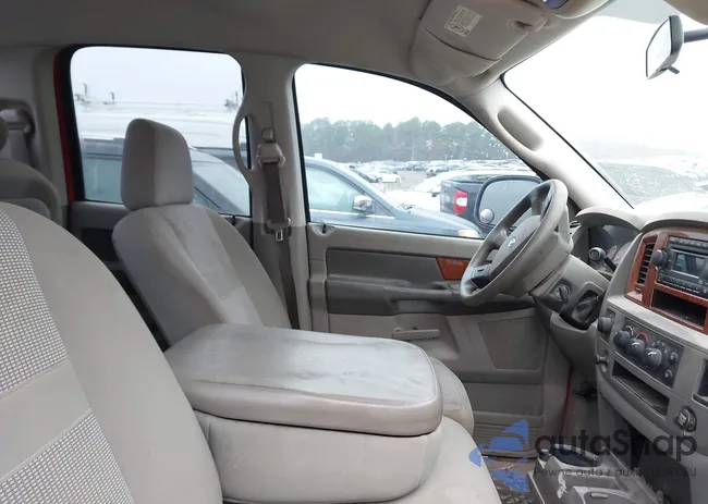 1D7HU18N56J132404: 43842180