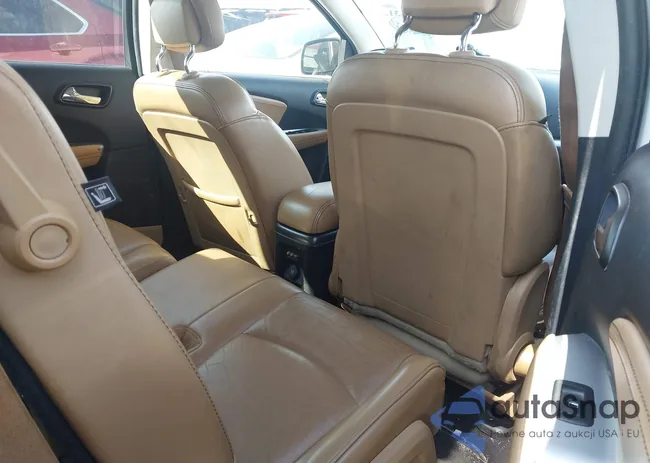 3C4PDCDG1DT687817: 43842282