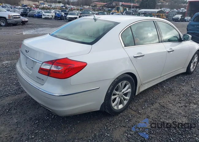 KMHGC4DD9CU179433: 43842448