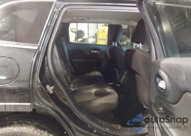 1C4PJLCB3EW155205: 43841598