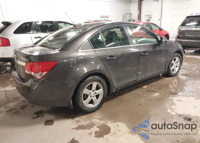 1G1PE5SB2G7156482: 43841663