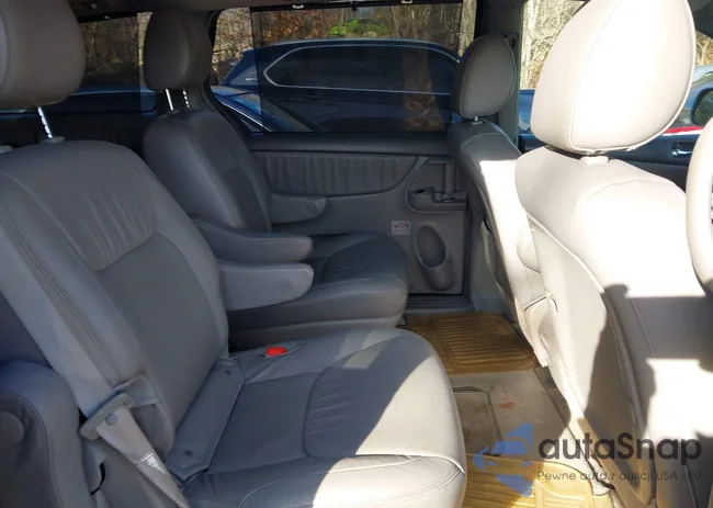 5TDBK22C99S025916: 43841681