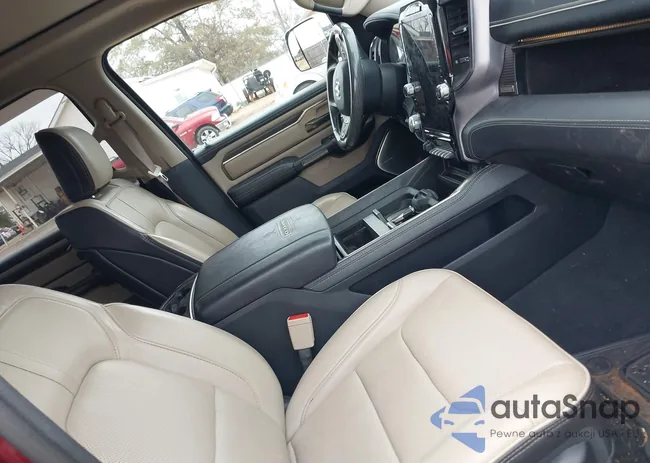 1C6SRFPT0LN110515: 43841832