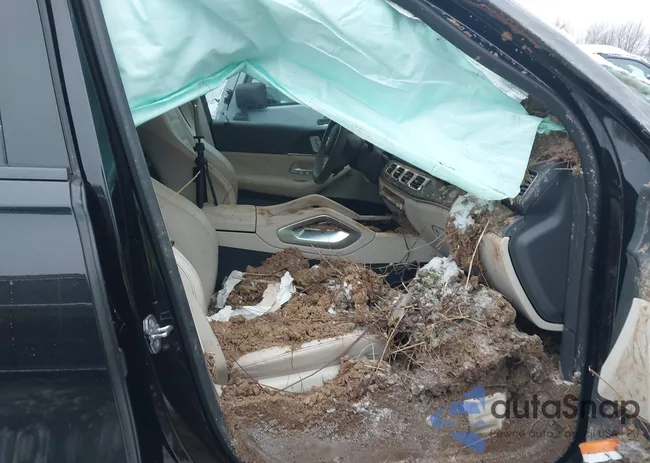 4JGFB5KB8LA084384: 43842945