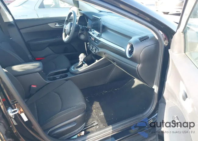 3KPF24AD4LE239401: 43843127