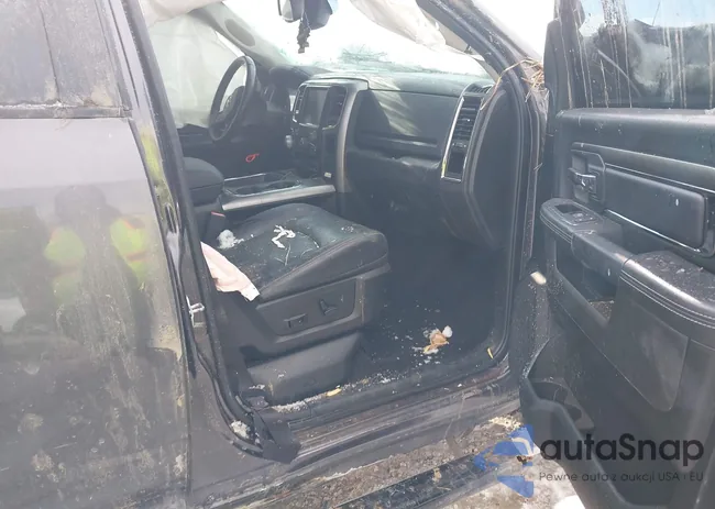 1C6RR7MT3HS828383: 43844389