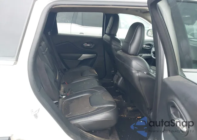 1C4PJLLXXJD584116: 43845288