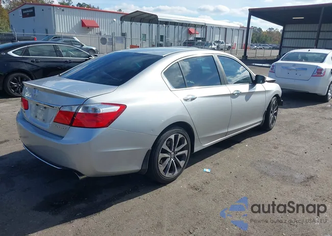 1HGCR2F5XFA094815: 43844779