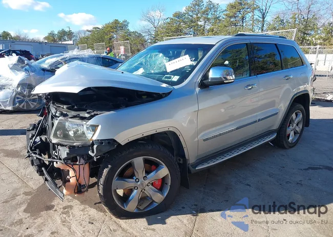 1C4RJFBT1DC543070: 43844813