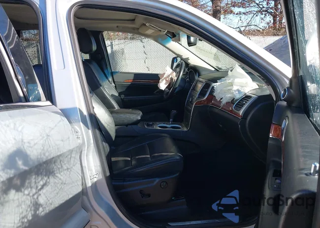 1C4RJFBT1DC543070: 43844813