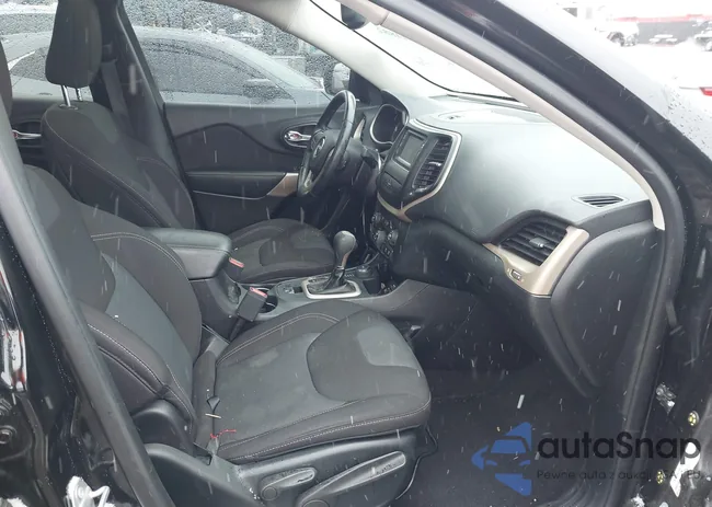 1C4PJMCSXHW590748: 43844882