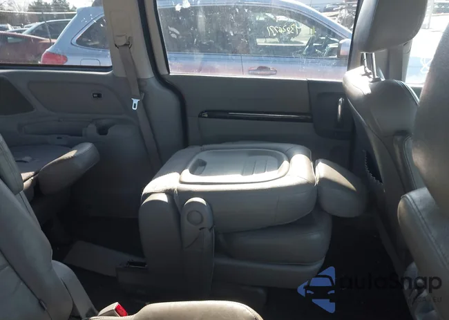 KNDMH4C76E6565951: 43846028