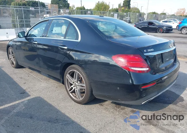 WDDZF4JB0HA258513: 43846114