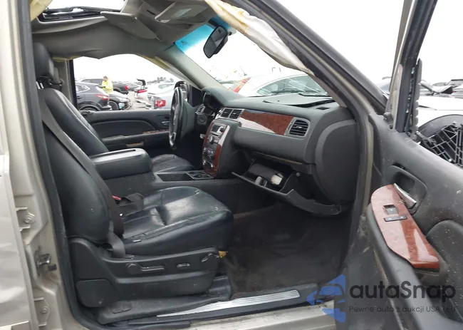 1GNFC13048R140408: 43846133