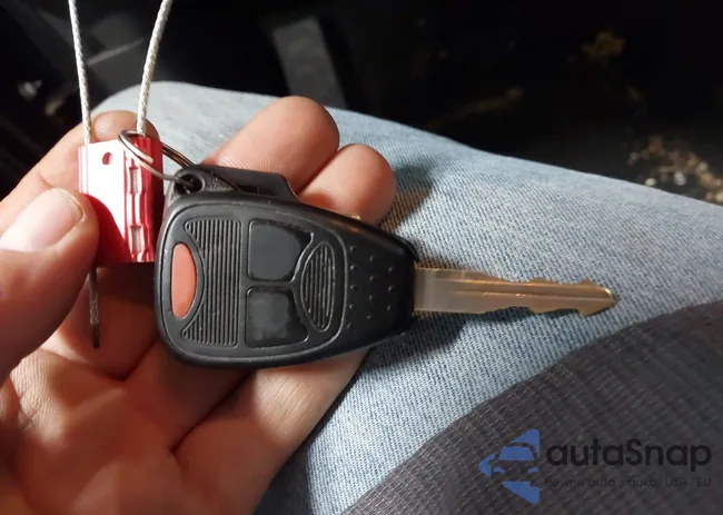 1C4NJDBB4GD556999: 43845499