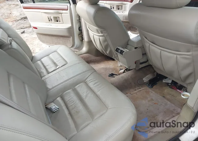 1G6KD52Y0TU205637: 43845527