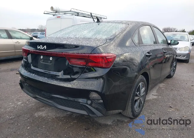 3KPF24AD0RE761760: 43845637