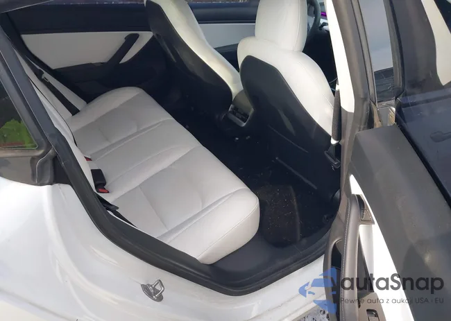 5YJ3E1EB0LF795894: 43846988