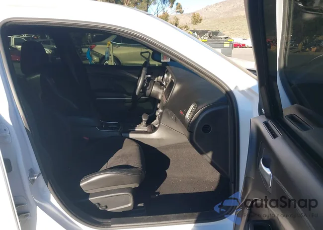 2C3CDXGJ5PH679069: 43846557