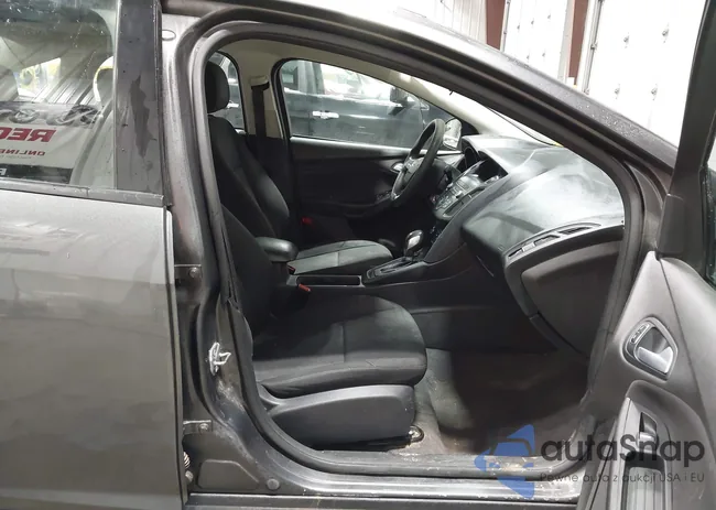 1FADP3F26JL231787: 43848017