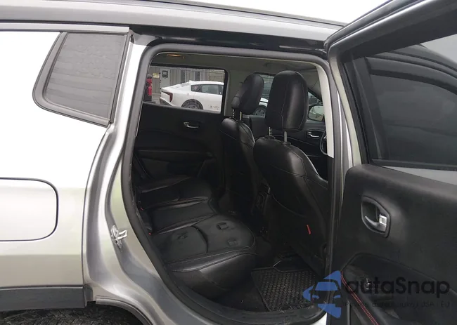 3C4NJDDB1KT759770: 43848024