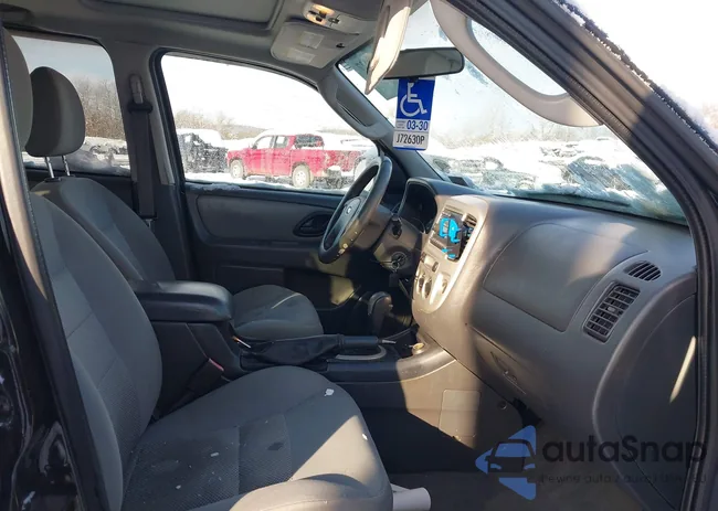 1FMYU93177KA60464: 43848120