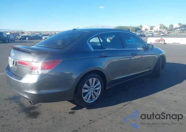 1HGCP2F80BA106190: 43848432