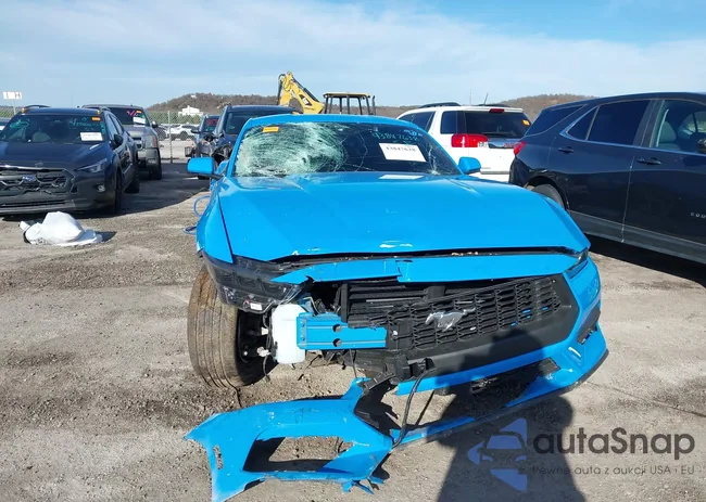 1FA6P8TH2S5125728: 43847638