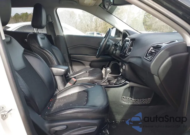 3C4NJDBB5JT395306: 43847773