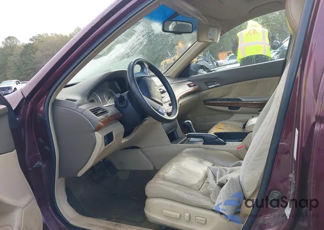 1HGCP26808A085205: 43847890