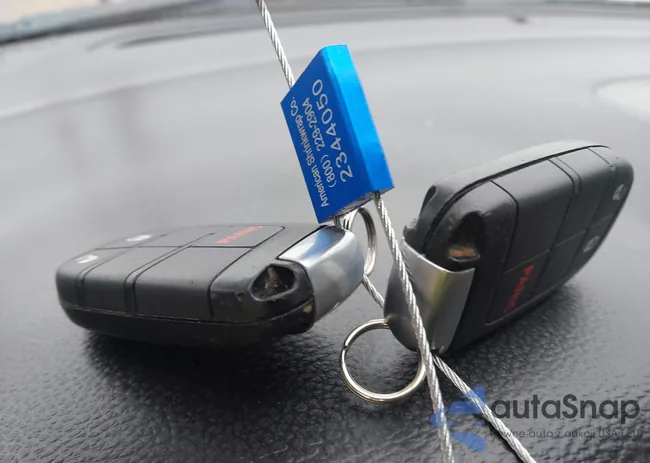 3C4PDCAB9HT523942: 43848947