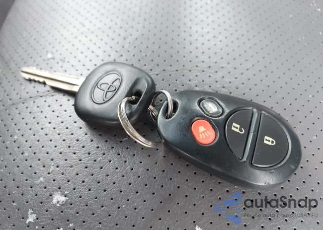 4T1FA38P35U057699: 43849357