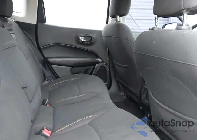 3C4NJCAB2KT743947: 43849368