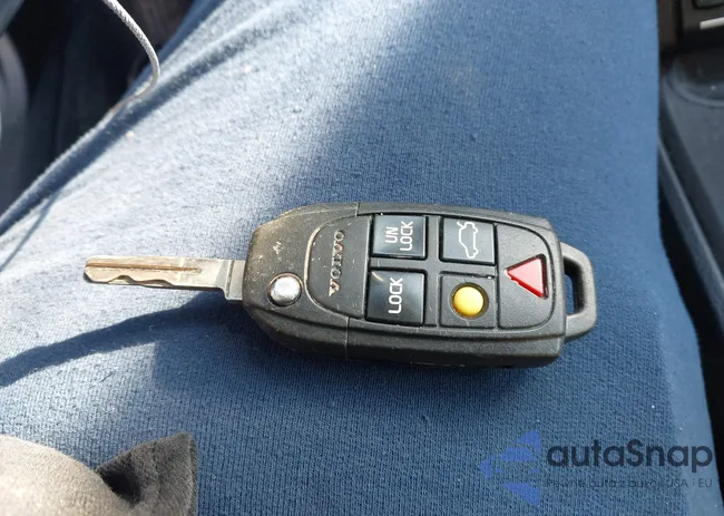 YV4952CY7D1654920: 43848648