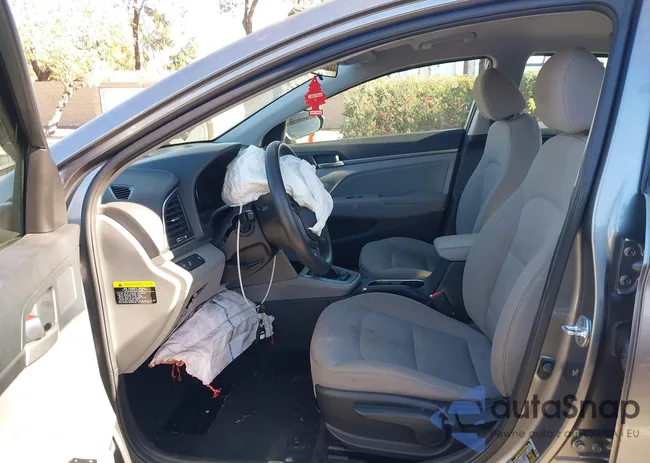 5NPD84LF2JH300161: 43851313