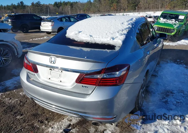 1HGCR3F83HA025063: 43852073