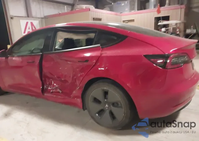 5YJ3E1EB5NF318798: 43852253